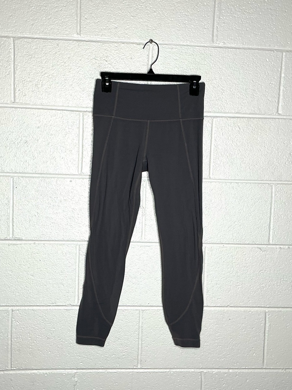 < Athleta Gray Mid-Rise Ankle Length Leggings Size Small >